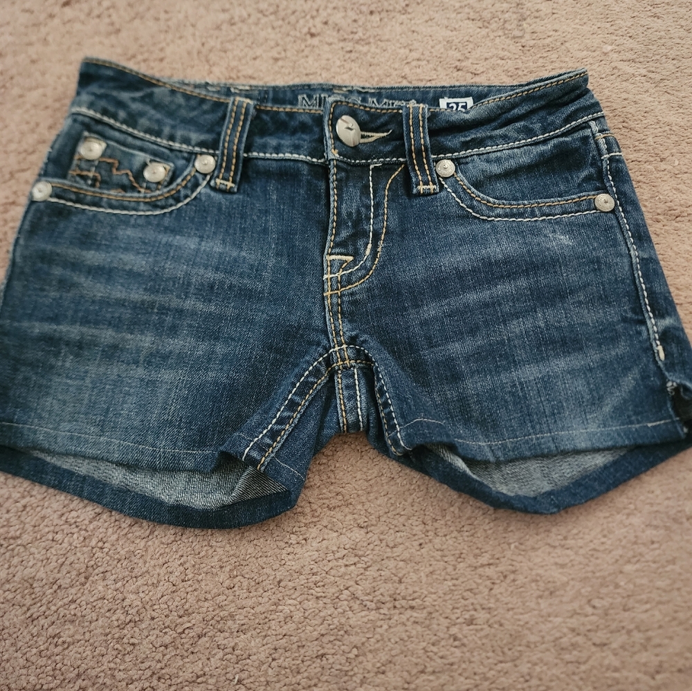 Miss me jean shorts in size 25